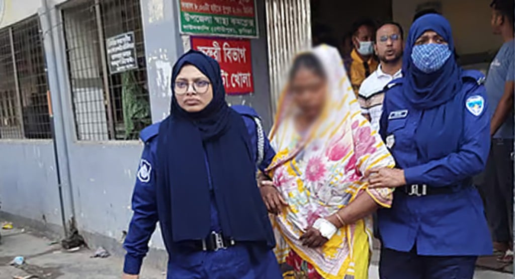দাউদকান্দিতে এসি ল্যান্ডের ওপর হামলা, পুলিশসহ আহত ১০ 2 দাউদকান্দিতে এসি ল্যান্ডের ওপর হামলার ঘটনায় ২ নারীকে আটক করেছে পুলিশ। ছবি: সংগৃহীত