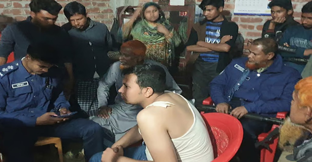 শ্বশুরবাড়ির কম লোককে দাওয়াত দেওয়ায় জামাতার বাড়িতে হামলা 2 দিনাজপুর 1740220605 শ্বশুরবাড়ির কম লোককে দাওয়াত দেওয়ায় জামাতার বাড়িতে হামলা
