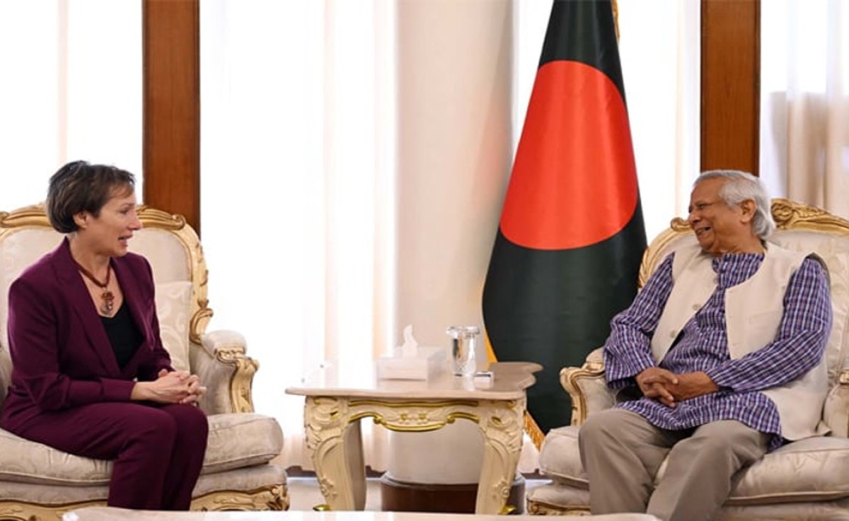 গুরুত্বপূর্ণ প্রকল্প ও সংস্কারে যুক্তরাষ্ট্রের সহায়তা কামনা প্রধান উপদেষ্টার