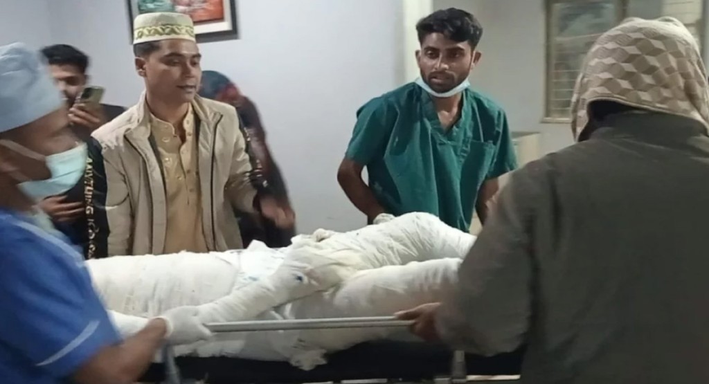 অগ্নিকাণ্ডে বোনের পর ভাইয়ের মৃত্যু; ৯ জন চিকিৎসাধীন 4 ম ২১ 1739709078 অগ্নিকাণ্ডে বোনের পর ভাইয়ের মৃত্যু; ৯ জন চিকিৎসাধীন