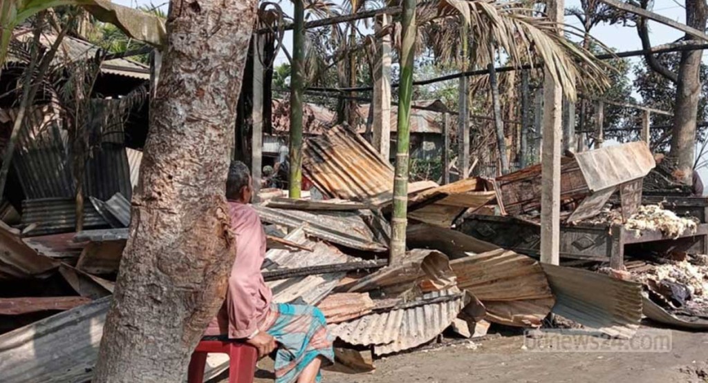 ঘরে তালা দিয়ে ওয়াজ শুনতে যান মা;ভেতরে পুড়ে মারা গেল শিশু 2 ম ৬ 1739619792 ঘরে তালা দিয়ে ওয়াজ শুনতে যান মা;ভেতরে পুড়ে মারা গেল শিশু