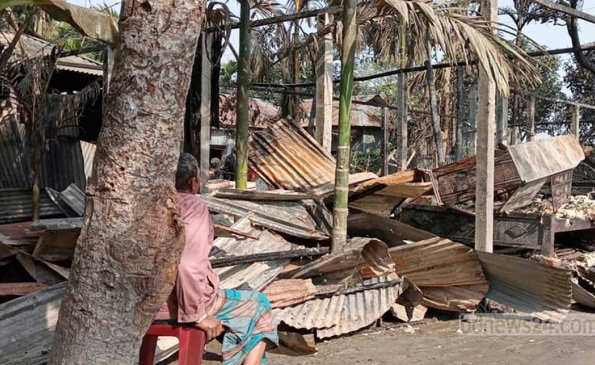 ঘরে তালা দিয়ে ওয়াজ শুনতে যান মা;ভেতরে পুড়ে মারা গেল শিশু