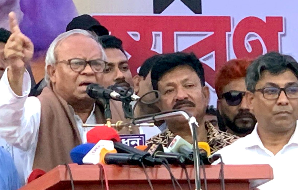 সভায় বক্তব্য রাখছেন বিএনপির জ্যেষ্ঠ যুগ্ম মহাসচিব রুহুল কবির রিজভী। ছবিঃ সংগৃহীত