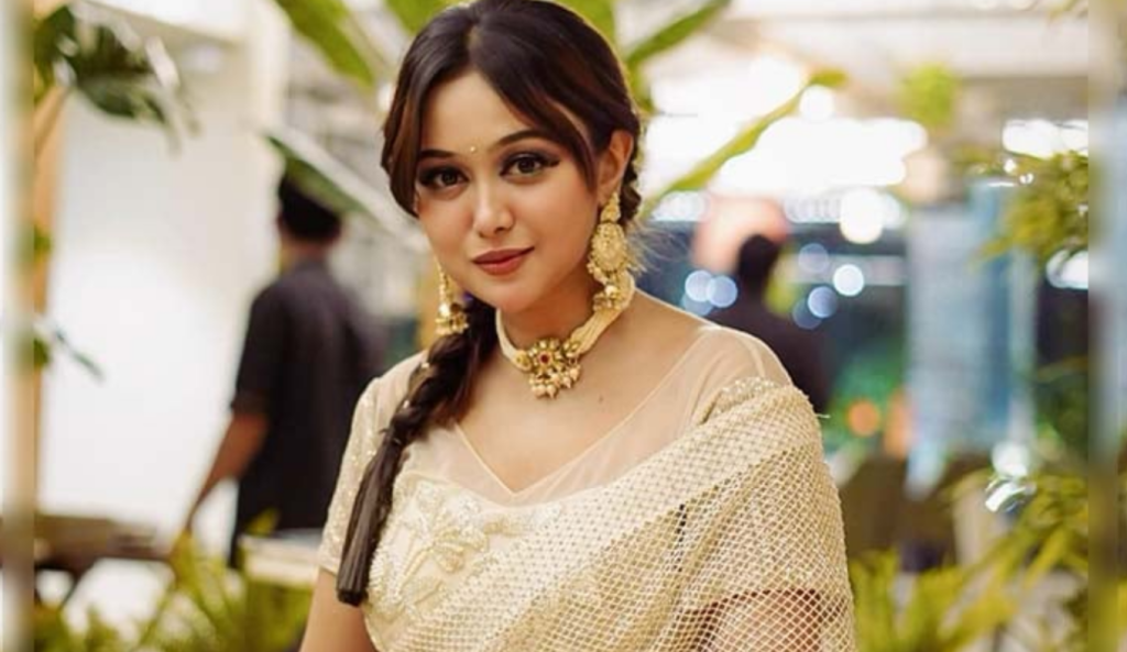 ধূমপান বিতর্কে মুখ খুললেন অভিনেত্রী 3 Actress comok 1741168833 ধূমপান বিতর্কে মুখ খুললেন অভিনেত্রী
