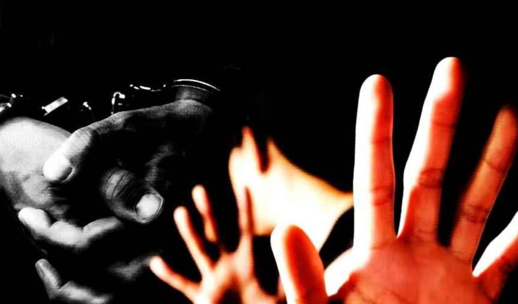 পুত্রবধূকে শ্লীলতাহানির অভিযোগে গ্রেপ্তার হলেন শ্বশুর 3 Arrest 1742051434 পুত্রবধূকে শ্লীলতাহানির অভিযোগে গ্রেপ্তার হলেন শ্বশুর