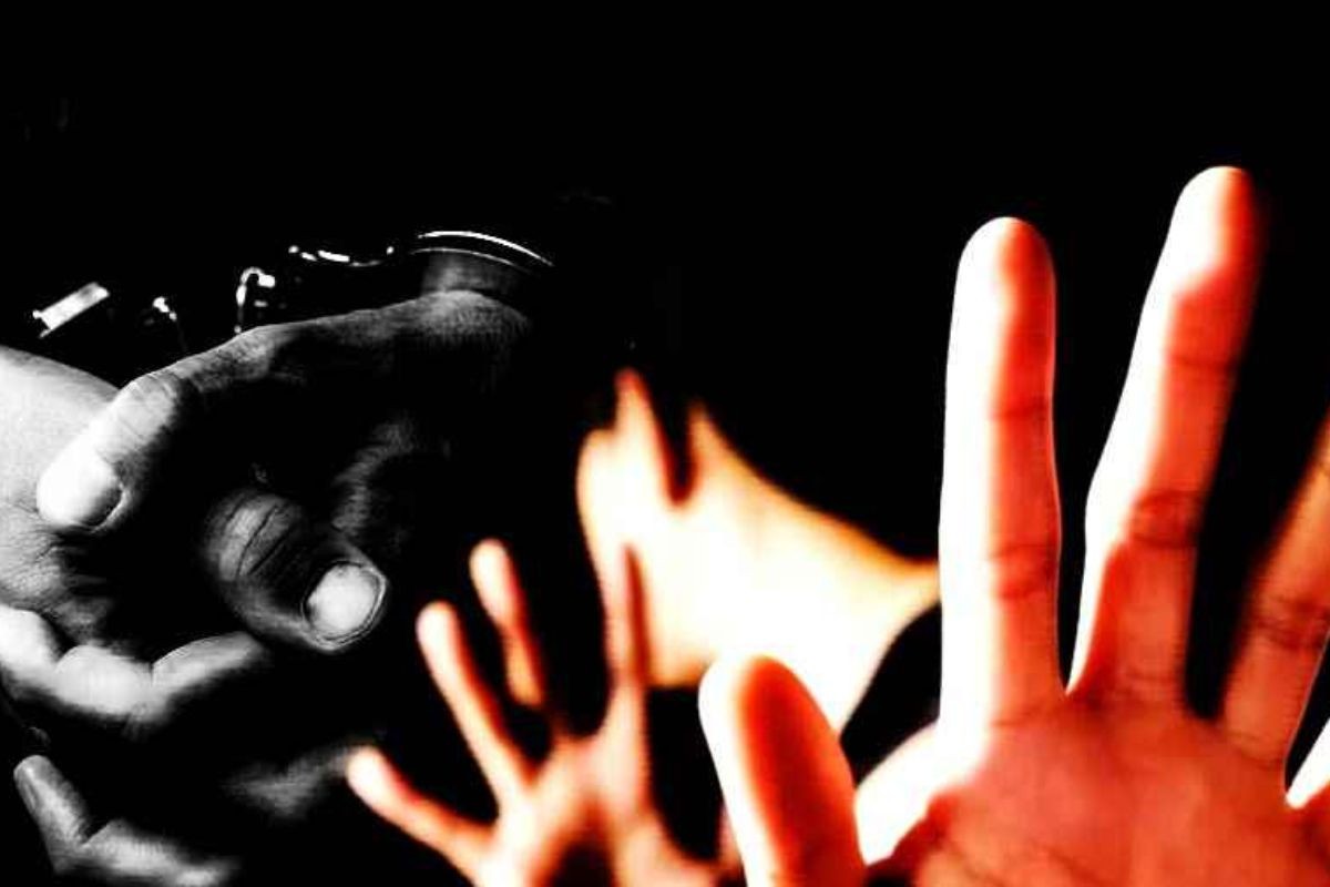 পুত্রবধূকে শ্লীলতাহানির অভিযোগে গ্রেপ্তার হলেন শ্বশুর