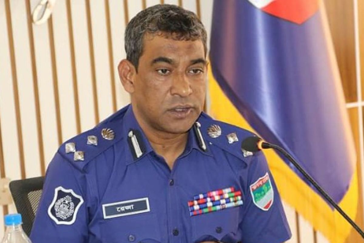 ইফতারিতে অভিনব উদ্যোগ ‘সারপ্লাস বক্স’, প্রশংসা কুড়াচ্ছেন ডিআইজি রেজাউল