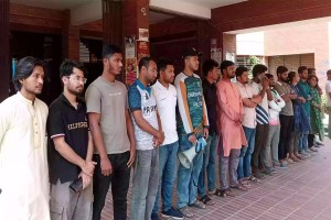 শহীদদের রক্তের সঙ্গে বেইমানি করছে জাবি প্রশাসন