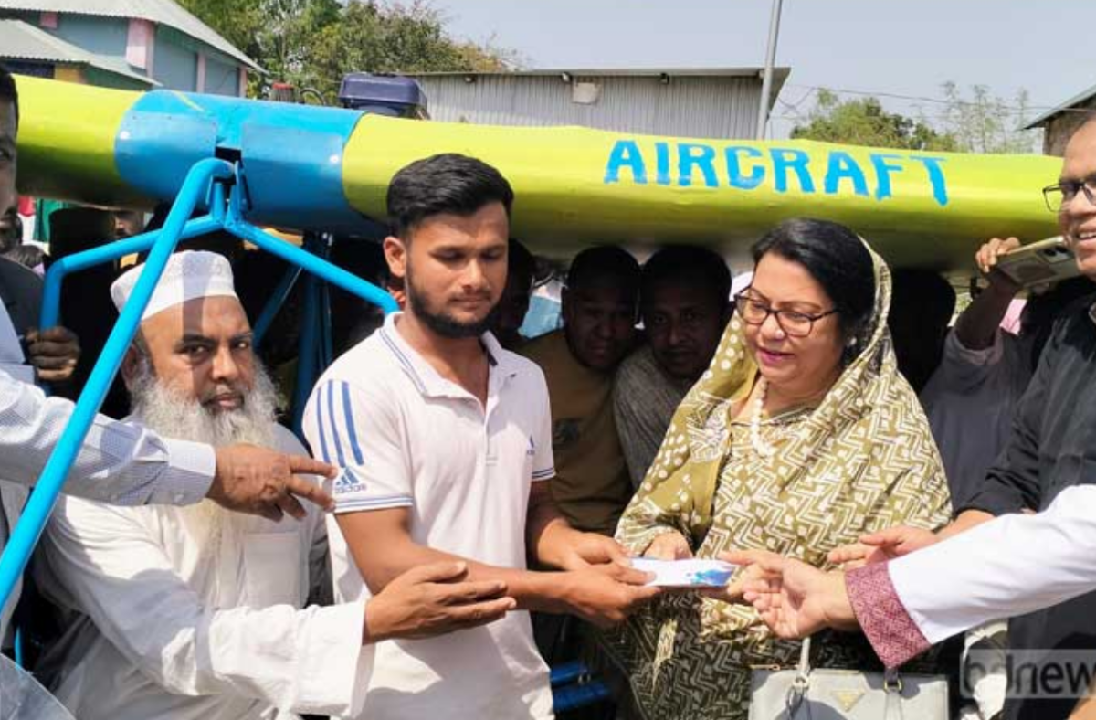 বিমান তৈরি করা জুলহাসকে সহযোগিতা করলেন তারেক রহমান
