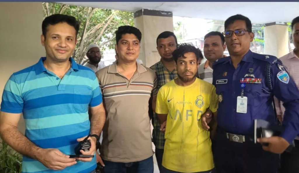 মার্কিন নারীকে শ্লীলতাহানির মামলায় ৪৮ ঘণ্টার মধ্যে অভিযোগপত্র দাখিল 4 Masum 10 1741870168 মার্কিন নারীকে শ্লীলতাহানির মামলায় ৪৮ ঘণ্টার মধ্যে অভিযোগপত্র দাখিল
