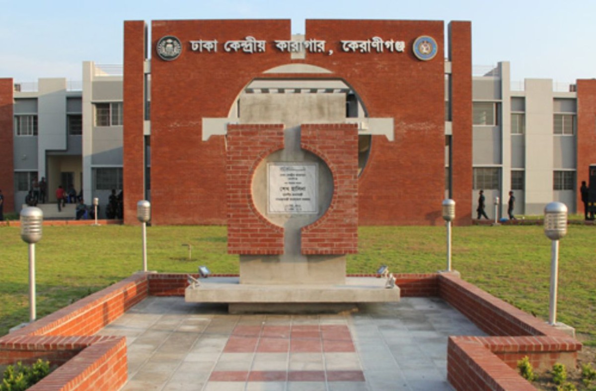 কারাগারের ধারণক্ষমতা ৪২ হাজার, বন্দি ৭০ হাজারেরও বেশি