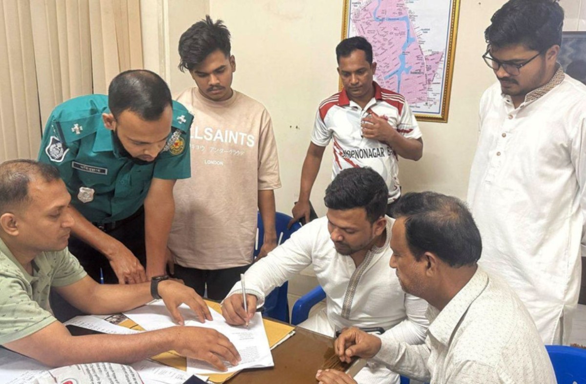 দুই উপদেষ্টার হস্তক্ষেপে মুক্তি পান ধানমন্ডিতে আটক সেই মহিউদ্দিন