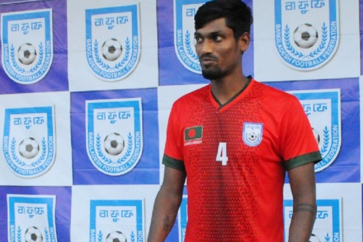 চোট নিয়ে মাঠ ছাড়লেন তপু বর্মণ