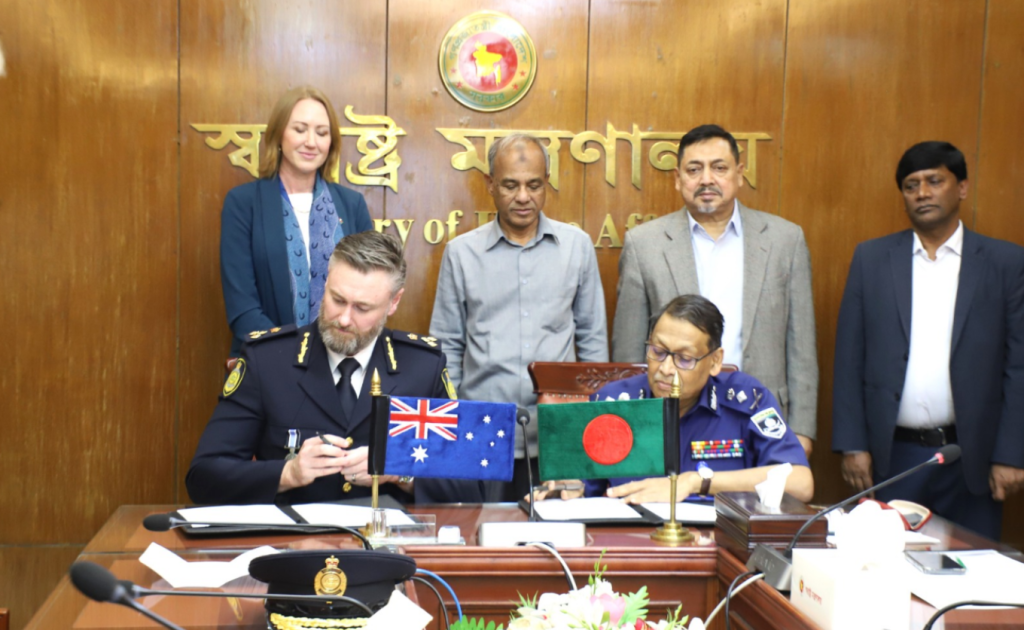 SOp agreement 1742829772 বাংলাদেশ ও অস্ট্রেলিয়ার মধ্যে স্বাক্ষরিত SOP মানবপাচার প্রতিরোধে একটি মাইলফলক- স্বরাষ্ট্র উপদেষ্টা