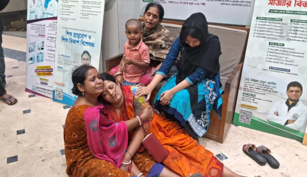 আশুলিয়ায় স্ত্রীর সামনেই স্বর্ণ ব্যবসায়ীকে কুপিয়ে হত্যা, স্বর্ণালংকার লুট 4 Savar 1741578857 আশুলিয়ায় স্ত্রীর সামনেই স্বর্ণ ব্যবসায়ীকে কুপিয়ে হত্যা, স্বর্ণালংকার লুট