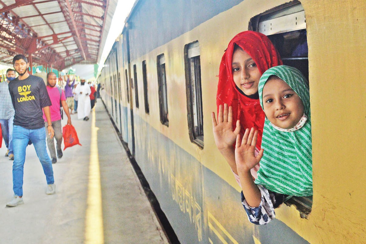 ঈদ যাত্রার ট্রেনের অগ্রীম টিকেট বিক্রি শুরু