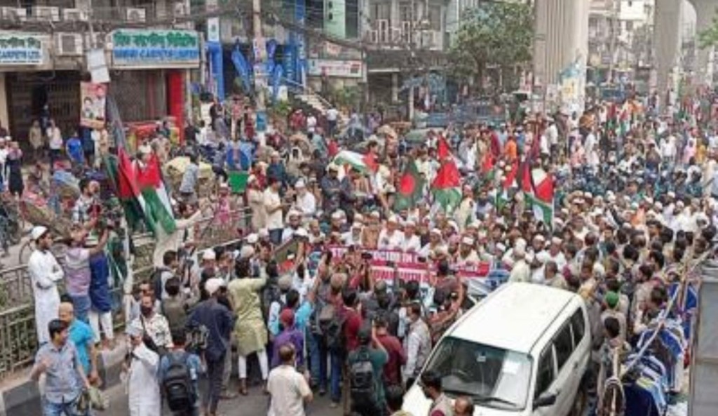 TOUKIR 1 1742550919 গাজায় ইসরায়েলের হামলার প্রতিবাদে বাইতুল মোকাররমে বিক্ষোভ মিছিল