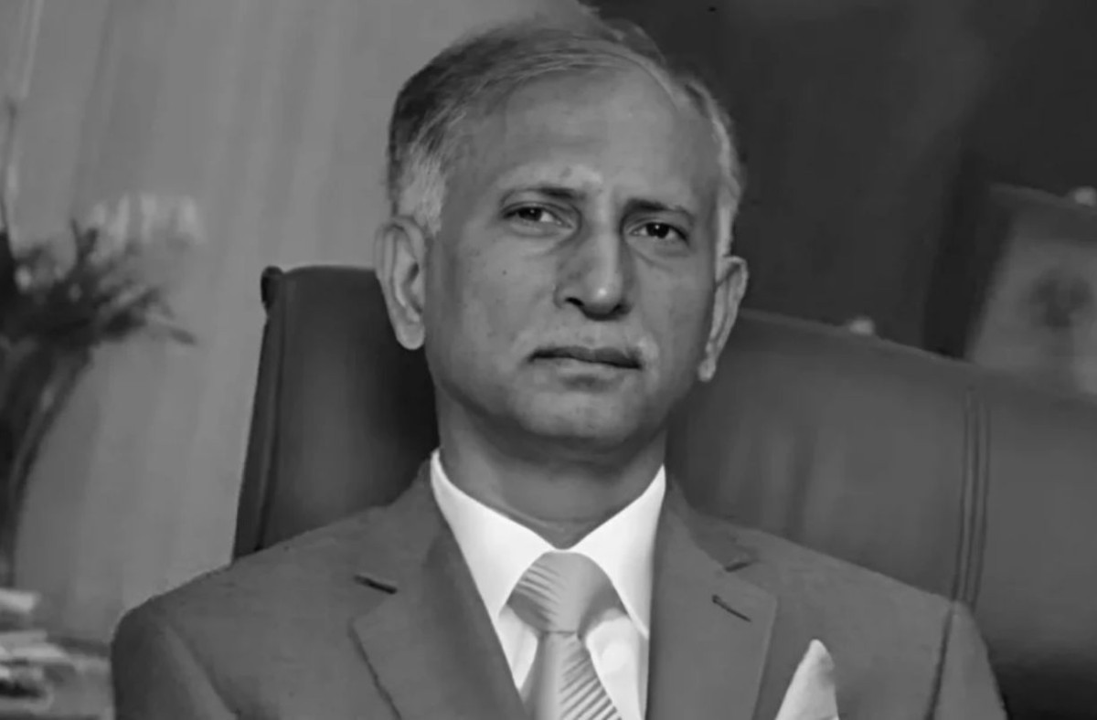 অধ্যাপক আরেফিন সিদ্দিকির মৃত্যুতে একদিনের ছুটি ঘোষণা ঢাবি প্রশাসনের