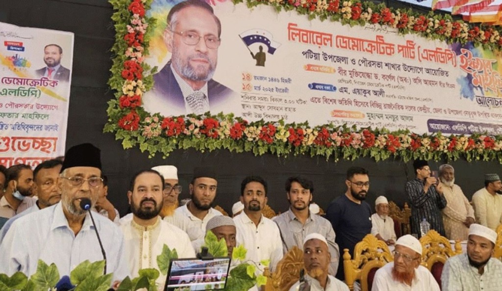 ‘ভয় পেলে দেশ চালাতে পারবেন না’ 3 TOUKIR 5 1742123562 ‘ভয় পেলে দেশ চালাতে পারবেন না’