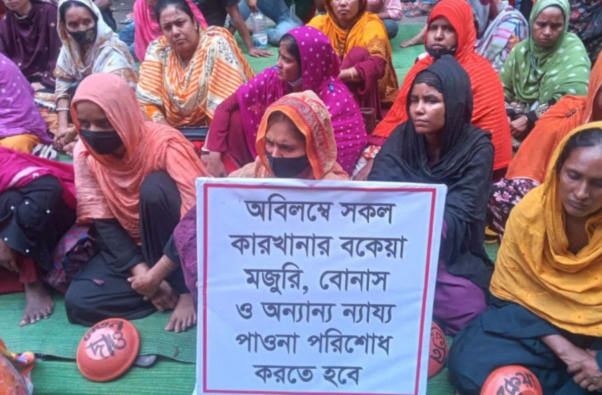 বেতন ছাড়া বাড়ি গেলে ছেলে-মেয়ের সামনে মুখ দেখাব কেমন করে!