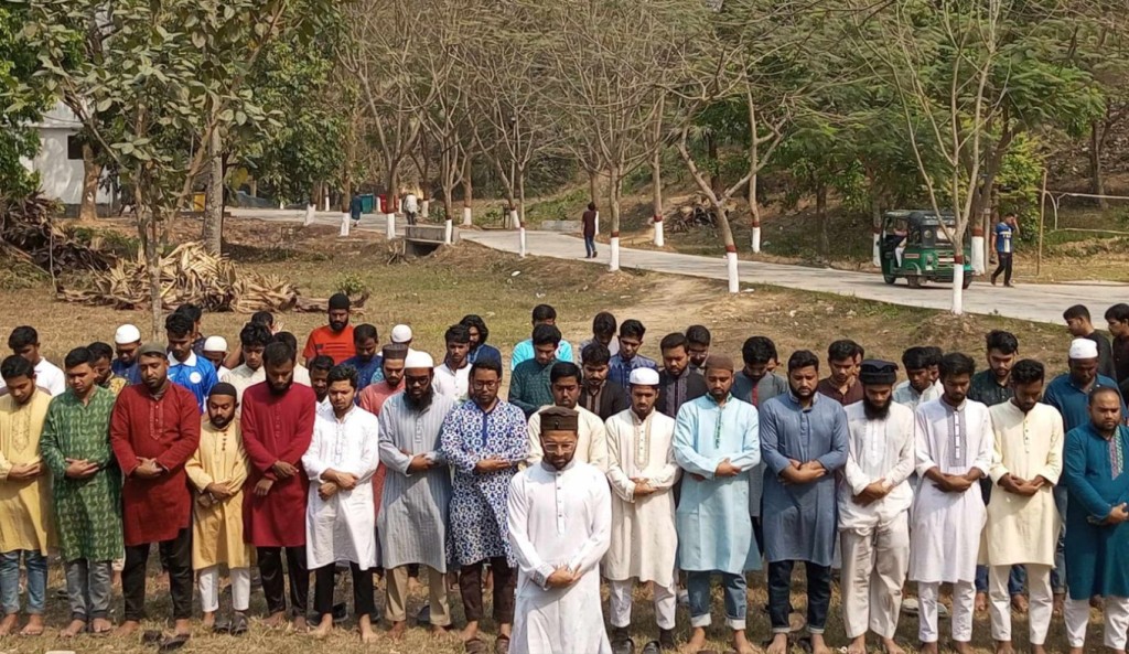 কুবিতে শিশু আছিয়ার গায়েবানা জানাজা অনুষ্ঠিত 2 TOUKIR 9 1741964490 কুবিতে শিশু আছিয়ার গায়েবানা জানাজা অনুষ্ঠিত