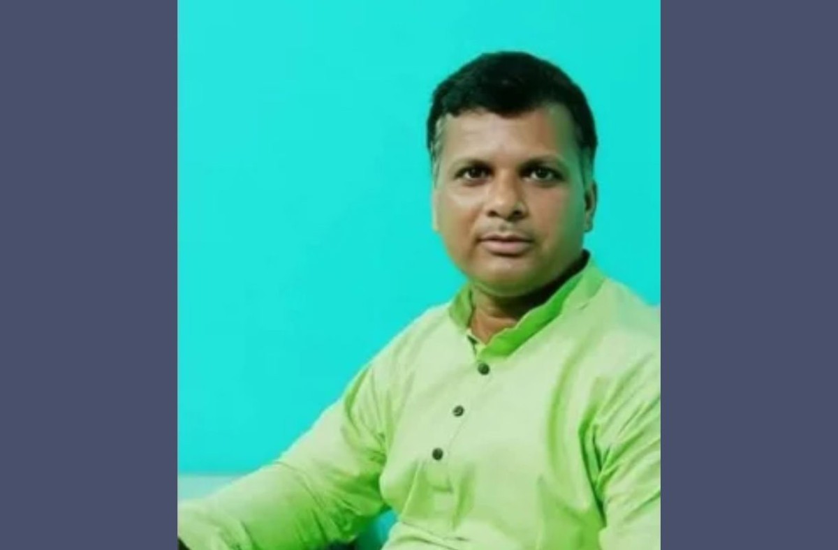 ঘুষের টাকা ফেরত চাওয়ায় প্রতিবন্ধী বৃদ্ধকে মারধর যুবদল নেতার