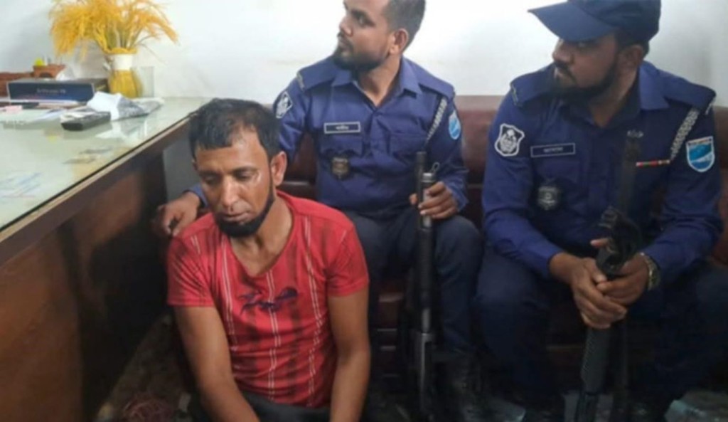 শিশুকে ধর্ষণচেষ্টার অভিযোগে গণপিটুনি দিয়ে দোকানিকে পুলিশে দিল জনতা 3 TOUKIR 1741951775 শিশুকে ধর্ষণচেষ্টার অভিযোগে গণপিটুনি দিয়ে দোকানিকে পুলিশে দিল জনতা