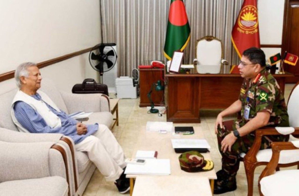 প্রধান উপদেষ্টার সঙ্গে সাক্ষাৎ করেছেন সেনাপ্রধান ওয়াকার-উজ-জামান