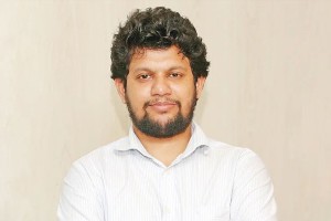 দেশে এখন যুদ্ধ পরিস্থিতি বিরাজ করছে : তথ্য উপদেষ্টা