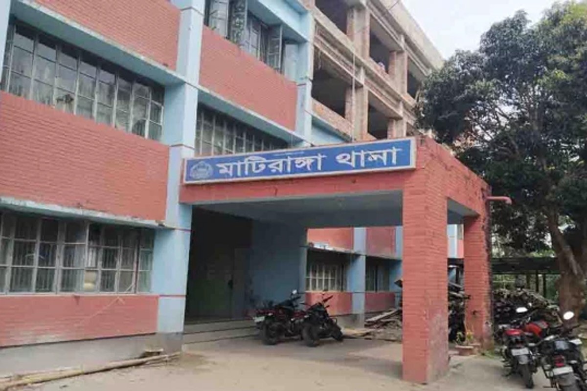 মাটিরাঙ্গায় মাকে জবাই করে হত্যার চেষ্টা বাবাকে কুপিয়ে জখম, ছেলে আটক