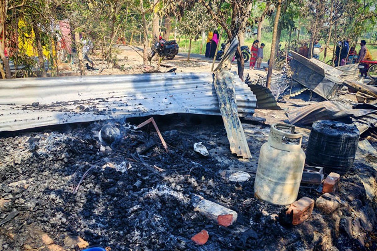 বালুর ব্যবসা নিয়ে দুই গ্রুপের সংঘর্ষ, দুই ভাই নিহত