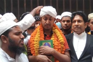 ঢাবি ছাত্রীকে যৌন হেনস্তাকারীকে বাধ্যতামূলক ছুটিতে পাঠালো প্রশাসন