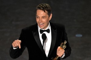 সেরা নির্মাতা শন বেকার, পেলেন অস্কার