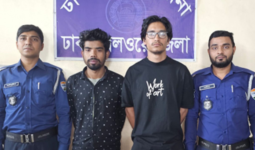 কমলাপুরে স্বর্ণ ছিনতাইকালে আটক দুই 3 Untitled 16 1741245741 কমলাপুরে স্বর্ণ ছিনতাইকালে আটক দুই
