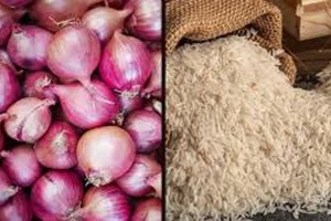 পেঁয়াজের ঝাঁঝ কমলেও অস্বস্তিতে চালের বাজার