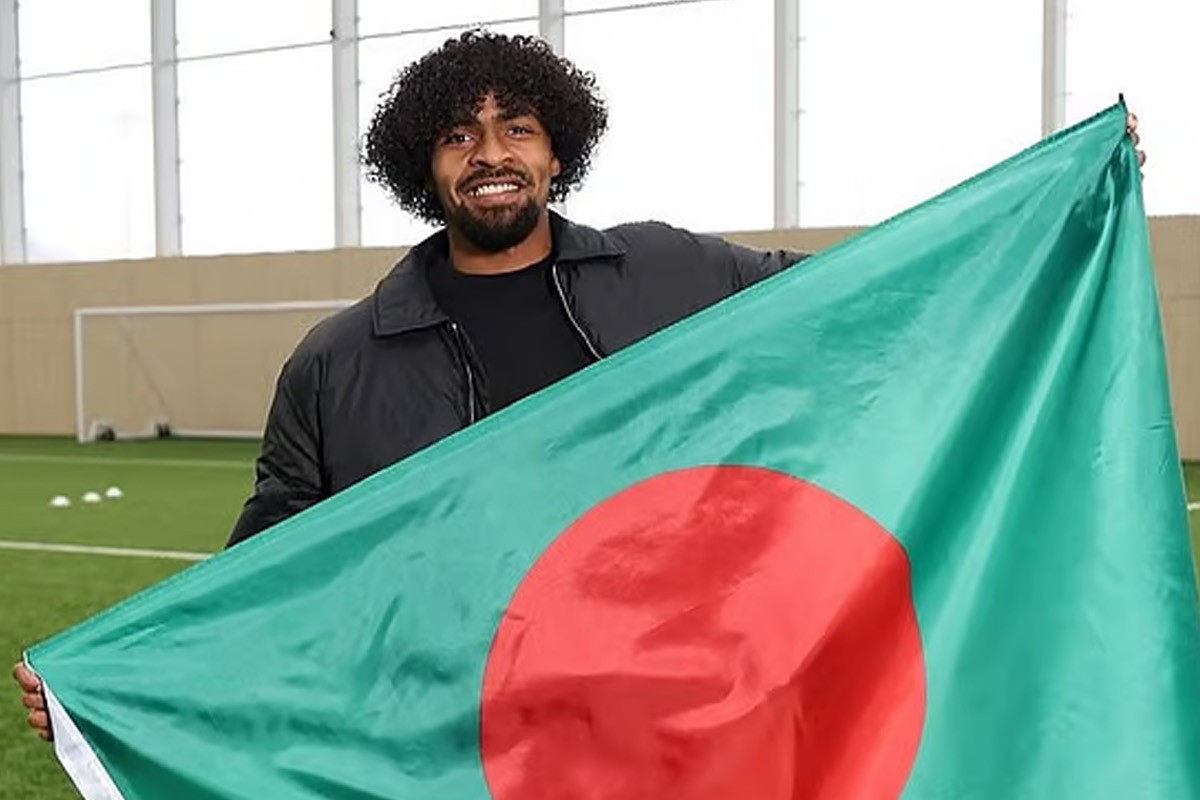 ক্যাম্পে হামজাকে বরণ করে নিলেন জামালরা