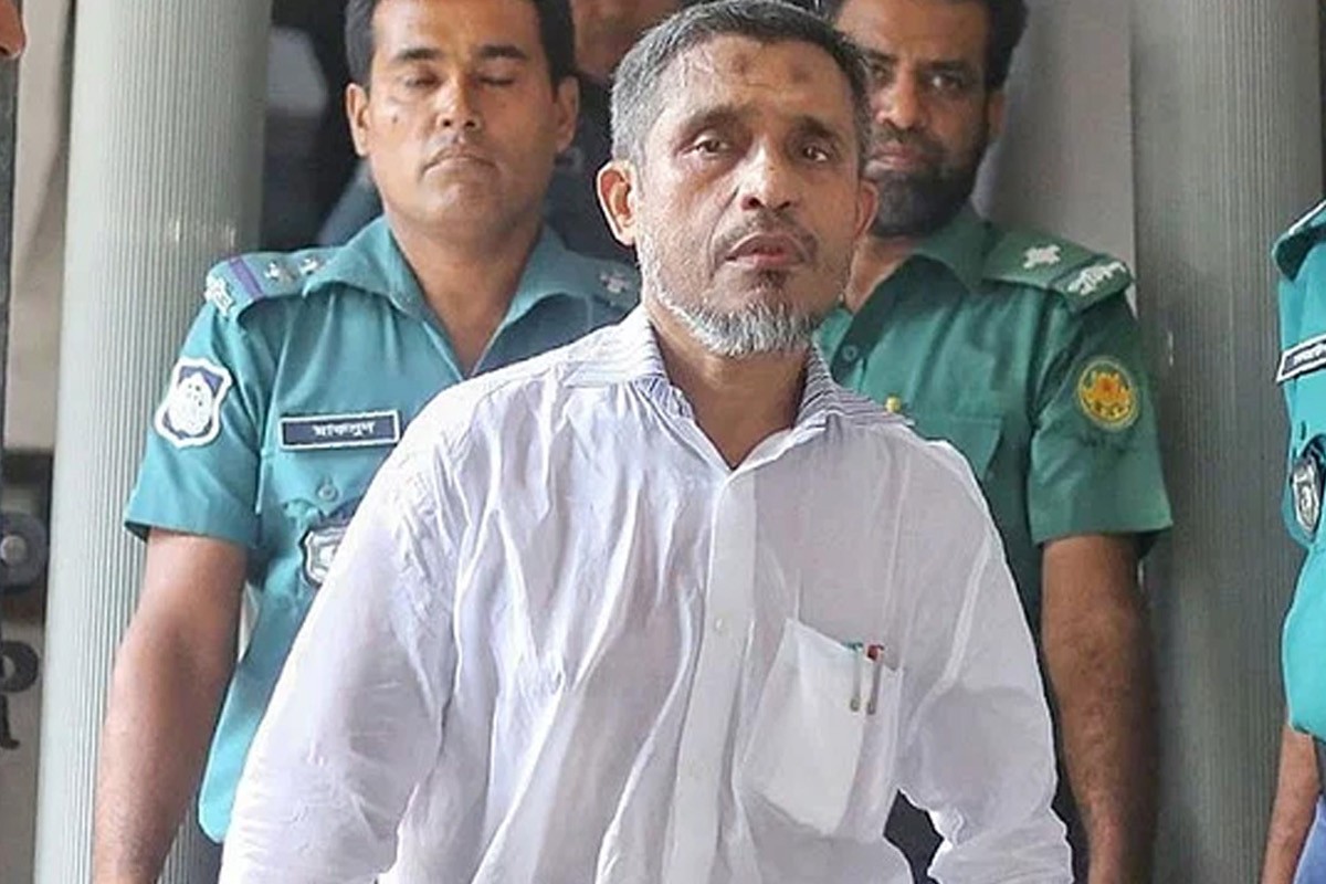 ঘুষ লেনদেনের মামলায় বাবরের জামিন