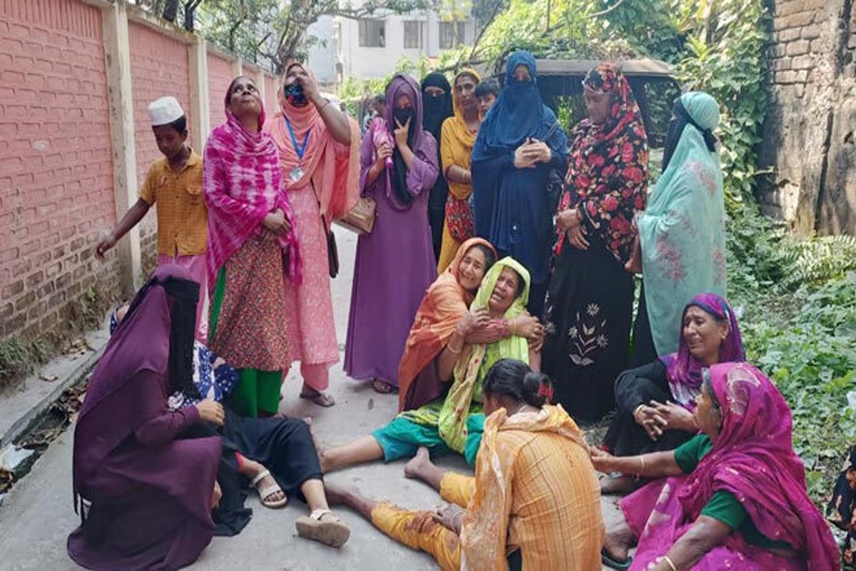 মাদারীপুরে ৩ ভাইকে কুপিয়ে হত্যা, গ্রেপ্তার ৩