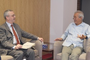 পার্বত্য উপদেষ্টার সাথে বাংলাদেশে নিযুক্ত ইইউ রাষ্ট্রদূতের সাক্ষাৎ