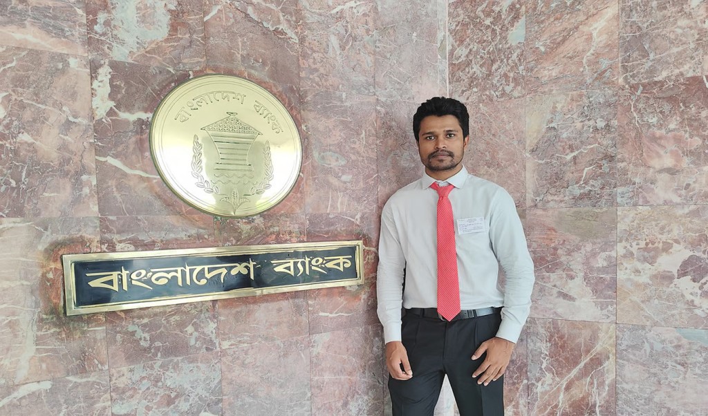 Untitled 1 1742385907 একসময় পোশাক কারখানায় কাজ করতেন, এখন বাংলাদেশ ব্যাংকের অফিসার