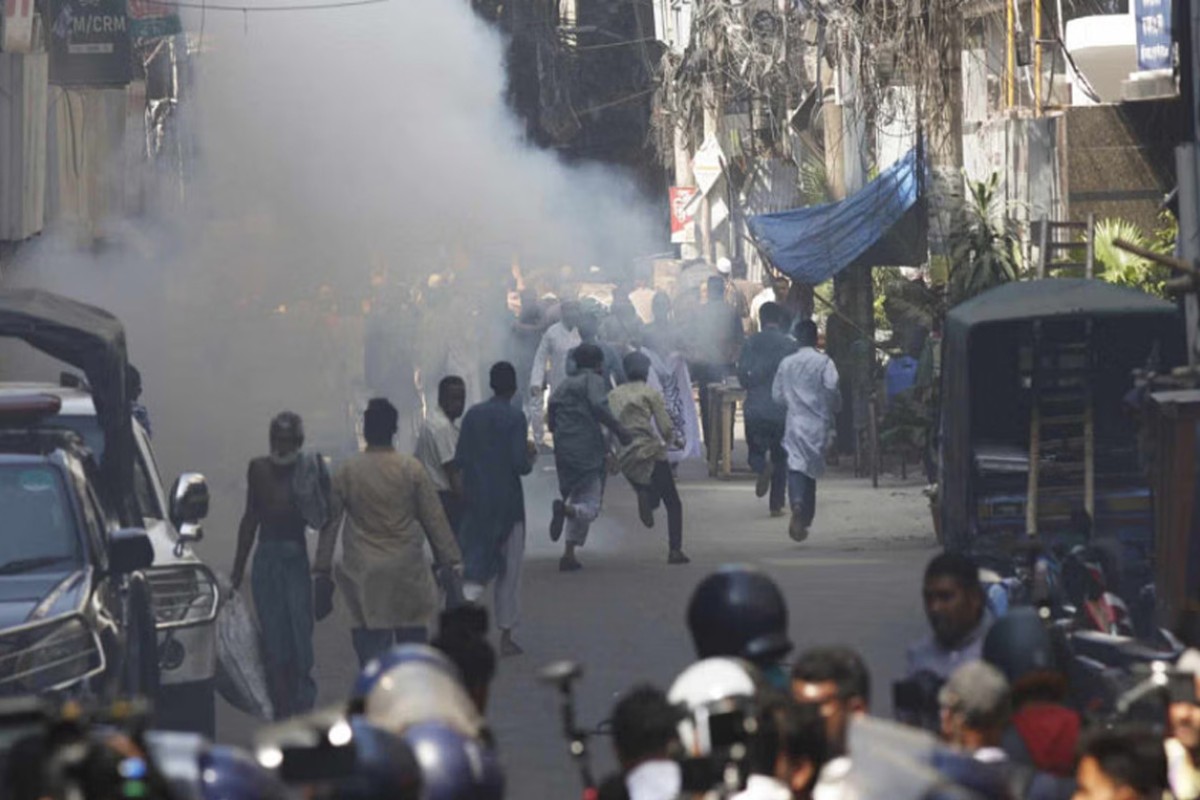 হিযবুত তাহেরীর মিছিলে পুলিশের টিয়ারশেল, আটক ১০