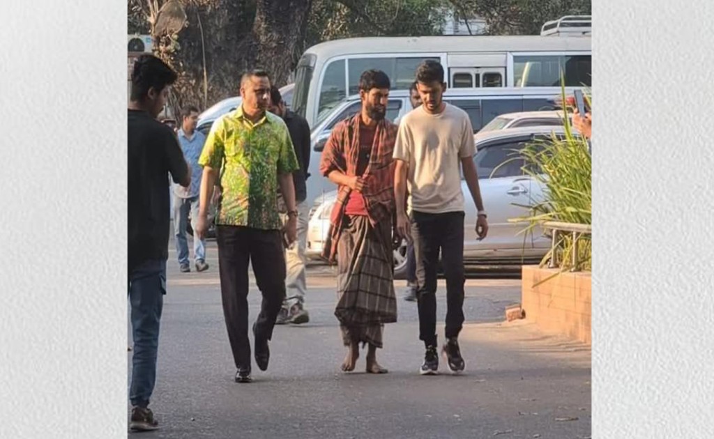 পল্টনে আটক পানি সাপ্লাইয়ারকে ছাড়িয়ে আনলেন উপদেষ্টা আসিফ 3 Untitled 2 Recovered Recovered Recovered Recovered 1741354875 পল্টনে আটক পানি সাপ্লাইয়ারকে ছাড়িয়ে আনলেন উপদেষ্টা আসিফ