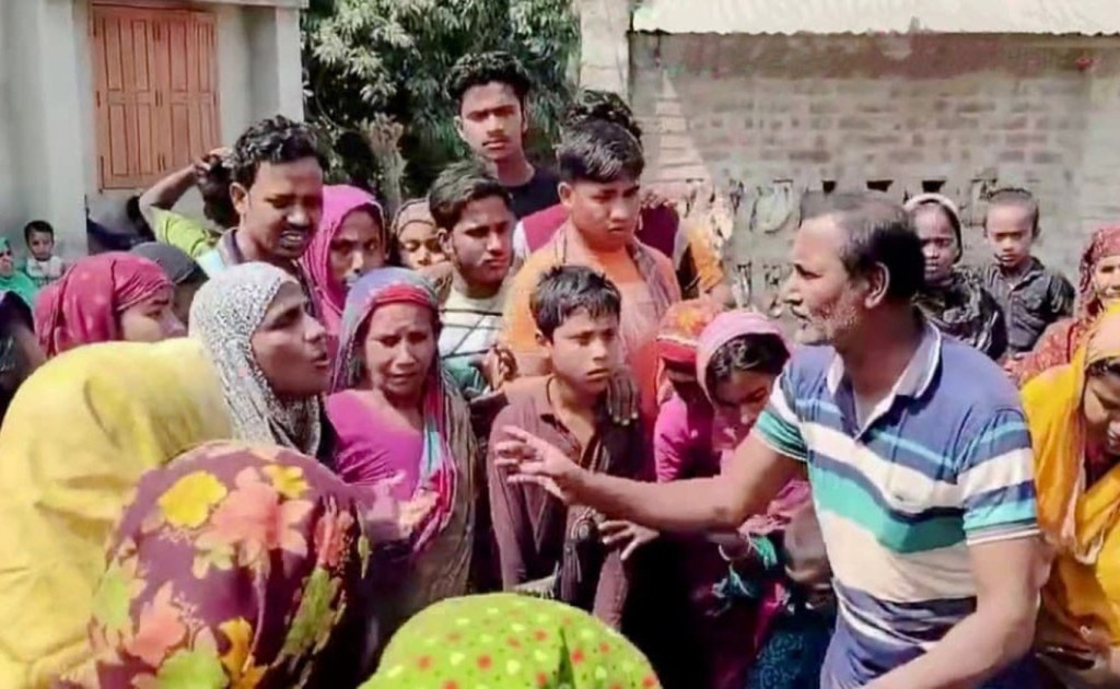 টিসিবির পণ্য বিতরণ ঘিরে বিএনপির সংঘর্ষ; নিহত ১, আহত ৪ 3 Untitled 2 Recovered Recovered Recovered 1741426528 টিসিবির পণ্য বিতরণ ঘিরে বিএনপির সংঘর্ষ; নিহত ১, আহত ৪