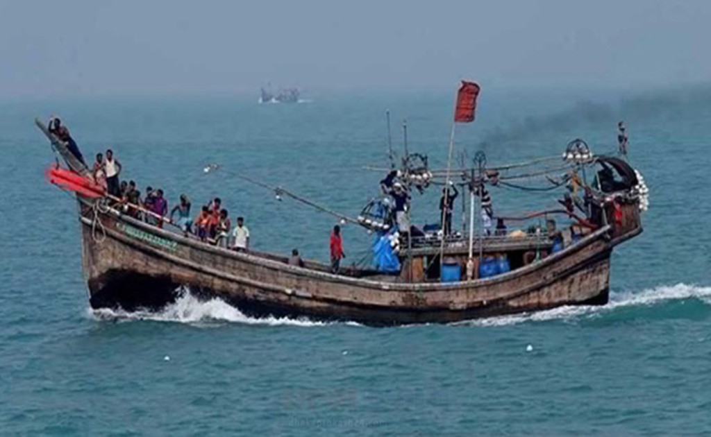 ট্রলারসহ দুদিন ধরে আরাকান আর্মির হাতে আটক ১১ বাংলাদেশি জেলে 4 Untitled 2 Recovered Recovered Recovered 1741440226 ট্রলারসহ দুদিন ধরে আরাকান আর্মির হাতে আটক ১১ বাংলাদেশি জেলে