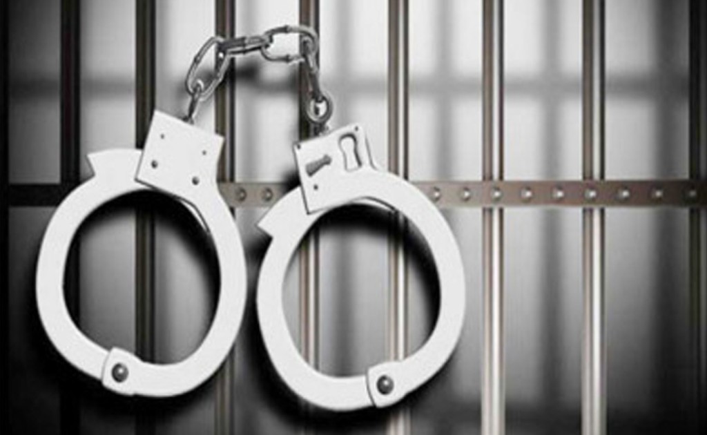 র্যাব পরিচয়ে ডাকাতি, মূলহোতাসহ গ্রেপ্তার ৪ 3 Untitled 2 Recovered Recovered Recovered 1741527797 র্যাব পরিচয়ে ডাকাতি, মূলহোতাসহ গ্রেপ্তার ৪