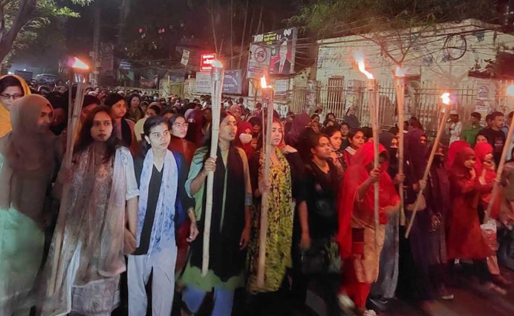 ধর্ষণ ও নারী নিপীড়নের প্রতিবাদে উত্তাল ঢাবি-চবি 4 Untitled 2 Recovered Recovered Recovered 1741536943 ধর্ষণ ও নারী নিপীড়নের প্রতিবাদে উত্তাল ঢাবি-চবি