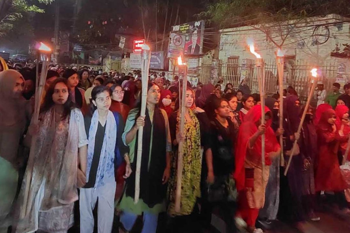 ধর্ষণ ও নারী নিপীড়নের প্রতিবাদে উত্তাল ঢাবি-চবি