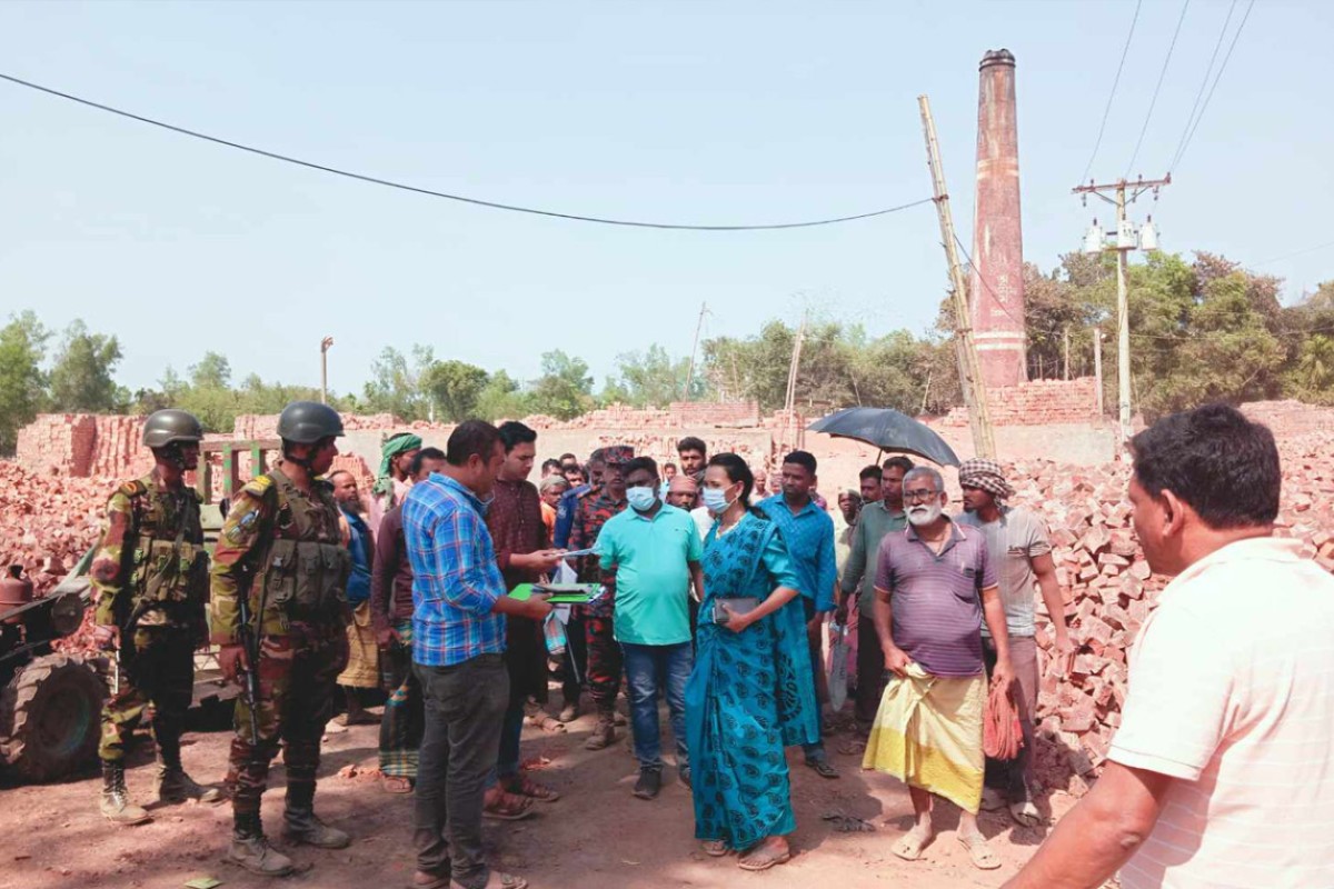 সরিষাবাড়ীতে তিন ইটভাটায় প্রশাসনের অভিযানে ৫ লক্ষ টাকা জরিমানা