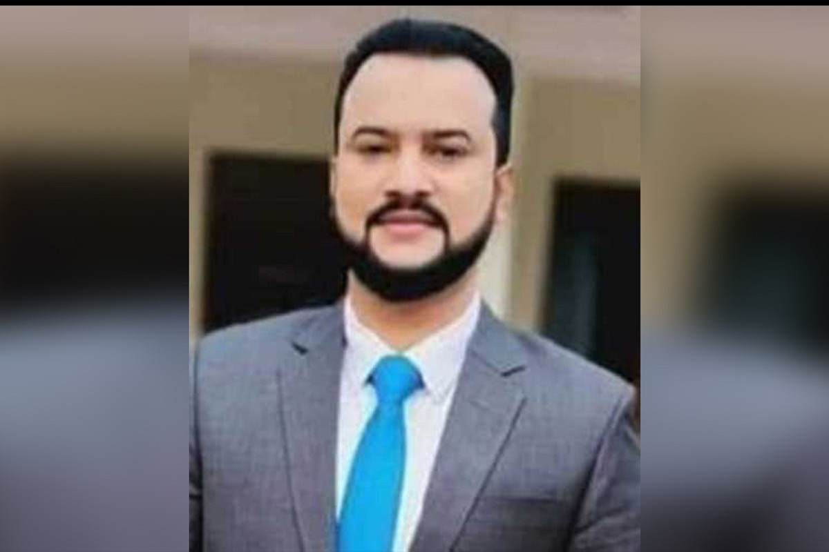 রিকশাচালককে জুতাপেটা করা সেই সমাজসেবা কর্মকর্তা বরখাস্ত