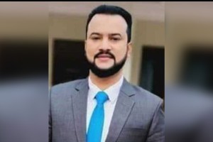 রিকশাচালককে জুতাপেটা করা সেই সমাজসেবা কর্মকর্তা বরখাস্ত